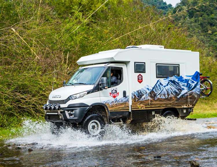 意大利进口依维柯 DAILY 4X4“拓步者”四驱越野房车